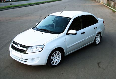 «Avito Авто»: белая LADA-седан – самый популярный первый автомобиль у россиян