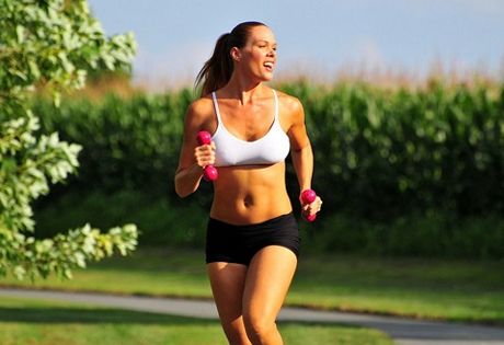 Как бег влияет на цвет женского лица?