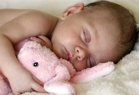 Ребенок потеет во сне: причины