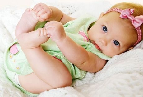 Гардероб ребенка до 1 года: как правильно выбирать одежду