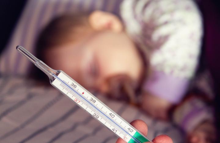 Как сбить температуру у ребенка и когда это требуется