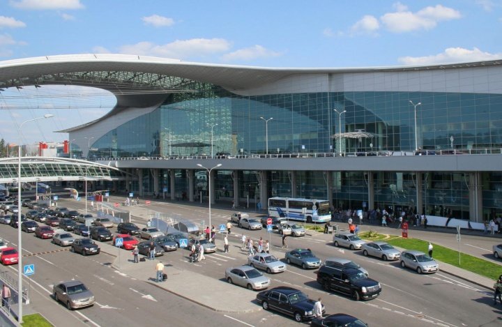 Делимобиль открыл зону завершения аренды в терминалах B и D аэропорта Шереметьево